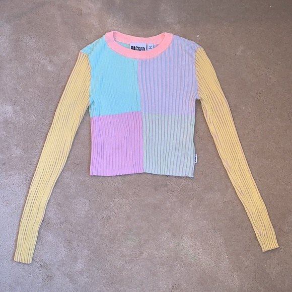 Ragged Colorblock Cropped Top - Picture 6 of 7